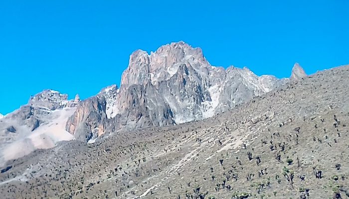 3 days mount Kenya climbing sirimon route